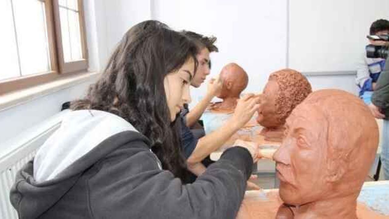 Yeşilçam’ın unutulmaz isimlerini okullarında yaşatacaklar