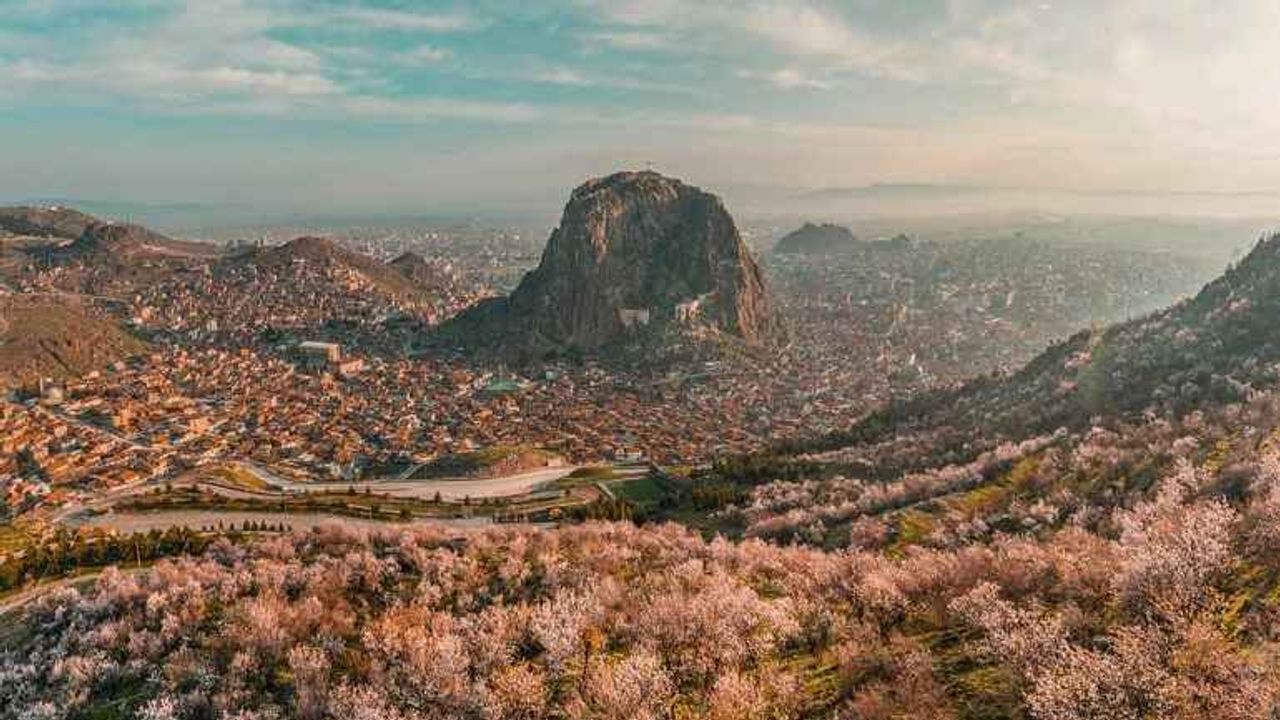Afyonkarahisar'ın İlçeleri ve Özellikleri