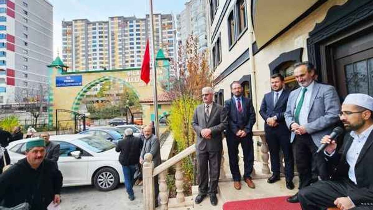 Dualarla Kutsal Topraklara: Yozgat'tan Umre Kafilesi Yola Çıktı!
