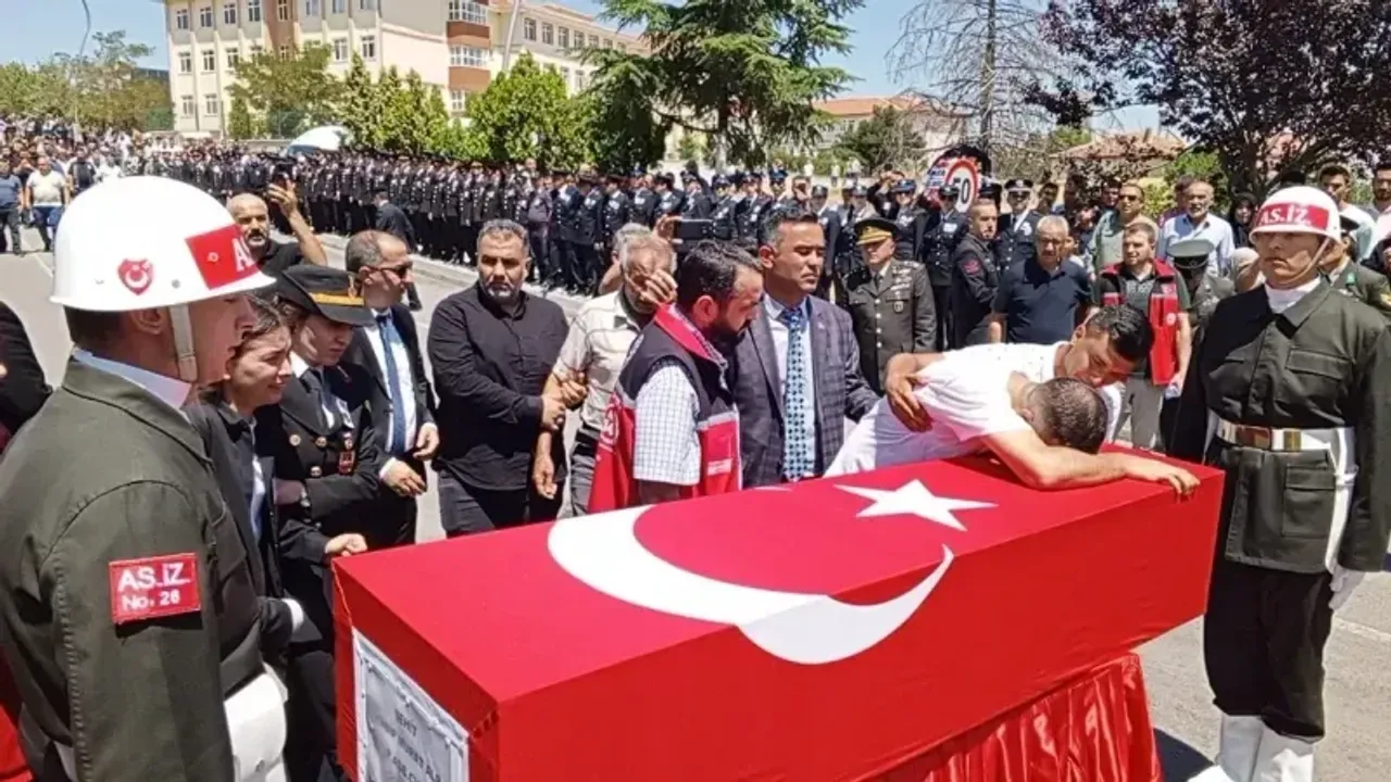 Şehidimizin Son Yolculuğu: Kırşehir'de Yürekler Dağlandı!