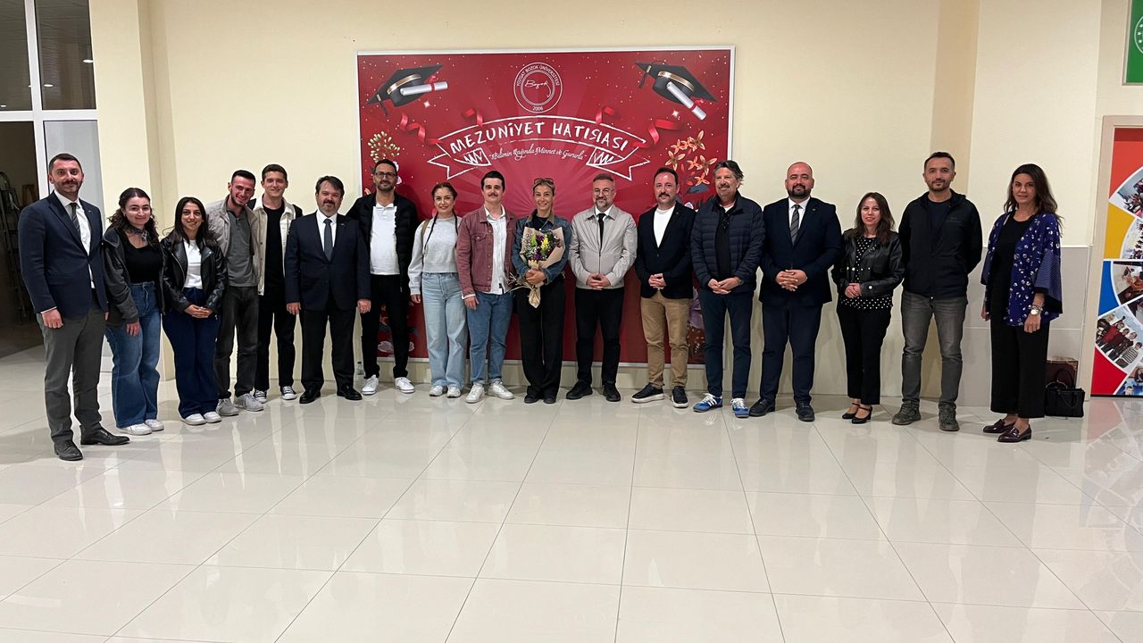 Radyo-yu Hümayun Tiyatro Oyunu Yozgat Bozok Üniversitesi’nde Büyük Beğeni Topladı