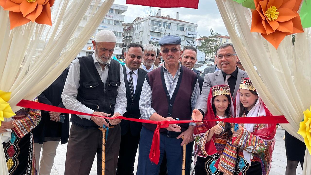 Halk Eğitim Kursiyerlerinden Sanat Şöleni