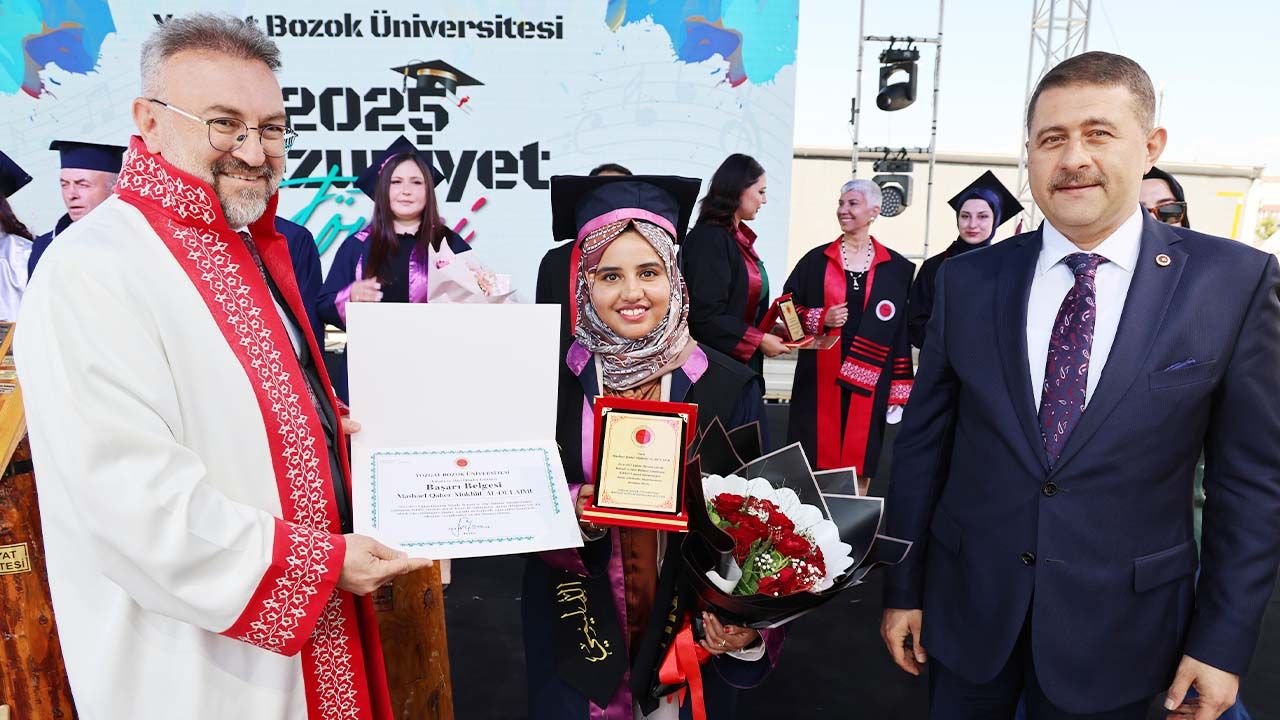 Yozgat Bozok Üniversitesi Öğrencileri Mezuniyet Sevinci Yaşadı!