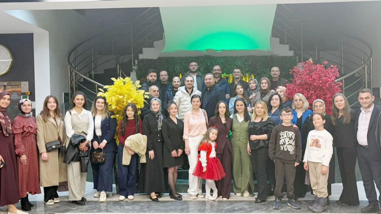 Sarıkaya Devlet Hastanesi’nde Şeyma Yeşilyurt’a Duygusal Veda Gecesi