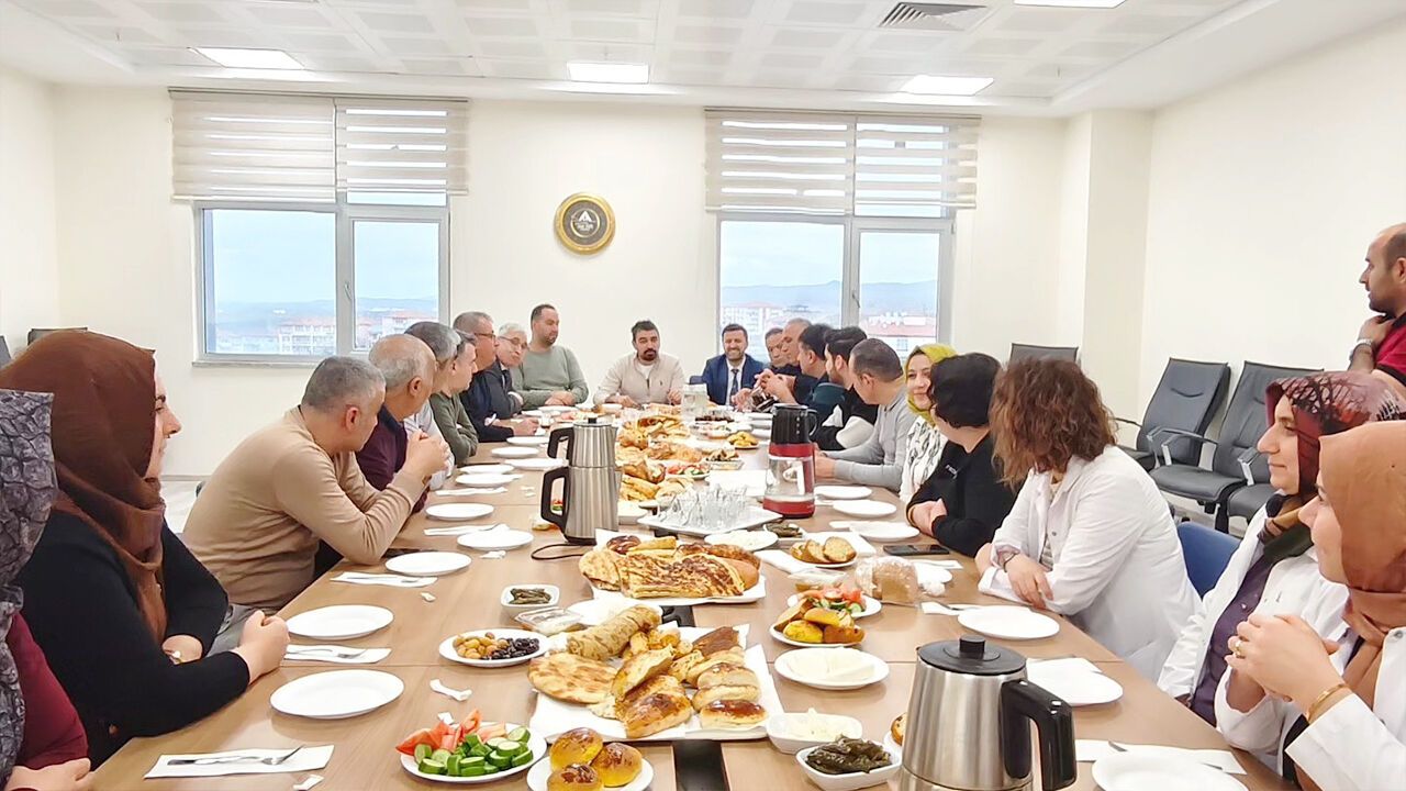 Yerköy Devlet Hastanesi'nde Stratejik Buluşma: Hizmet Kalitesi İdari Ekiple Yükseliyor