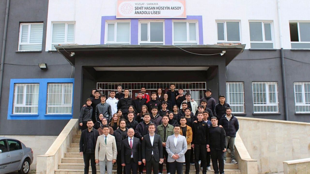 Sarıkaya Gençliğine Gelecek Pusulası: Kaymakam Demirkıran'dan Kariyer Yolculuğuna Işık Tutan Buluşma