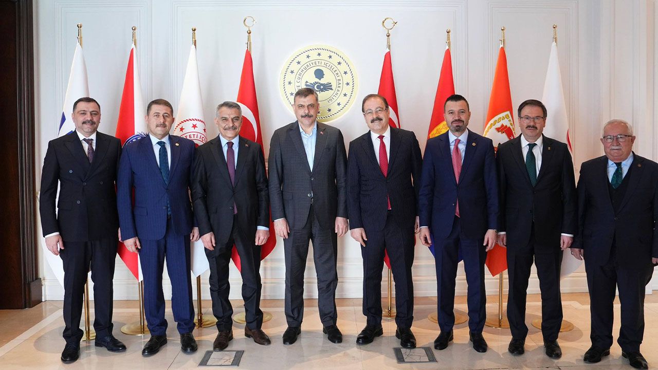 Yozgat'tan İçişleri Bakanı Çiftçi'ye Kapsamlı Ziyaret: Kentin Geleceği Masaya Yattı