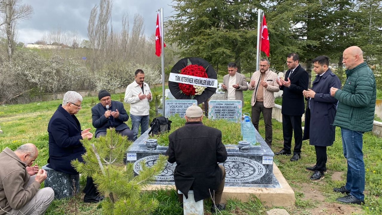 Yozgat’ta Veteriner Hekim Volkan Lale Mezarı Başında Anıldı