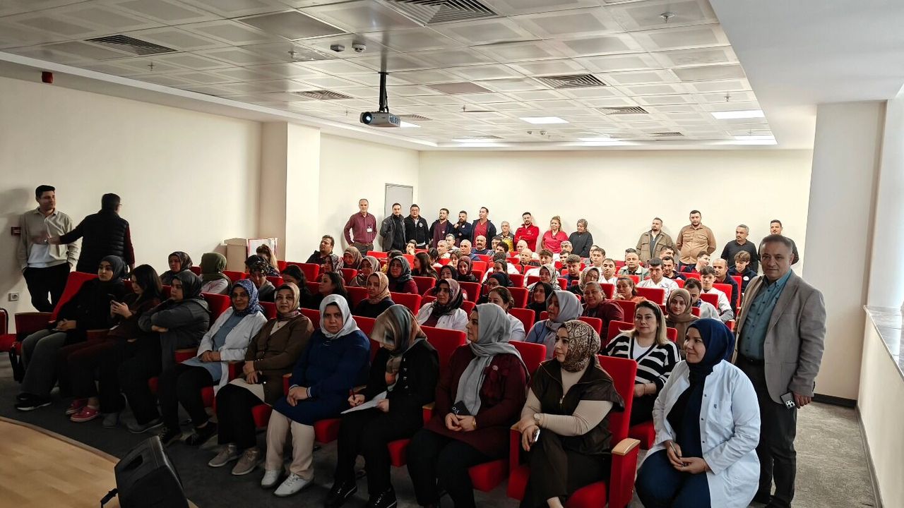 Yerköy'de Sağlık Personeline 'Narko Rehber' Eğitimi: Yozgat'ın Bağımlılıkla Mücadelesine Güçlü Destek