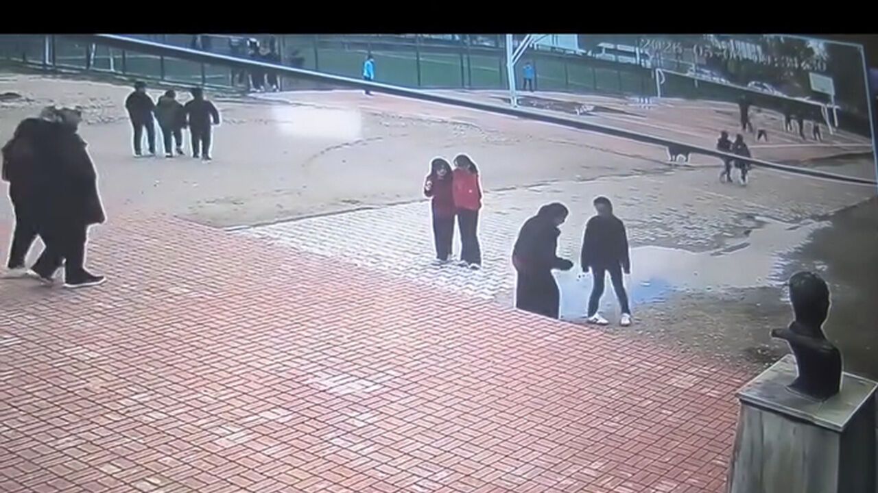 Yozgat Karayakup'ta Minik İrem'den Örnek Dürüstlük Dersi: Bulduğu Parayı Teslim Etti