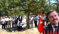 Yozgat’ın Sevilen İsmi Metin Özışık Vefatının Yıldönümünde Dualarla Anıldı