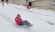 Yozgat’ta kar yağışı eğlenceye dönüştü