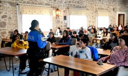 Altındağ Belediyesi'nden Gençlere Polislik Mesleği Semineri