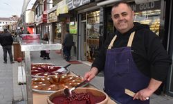 Yozgat'ta Vişneli Ekmek Kadayıfına Yoğun İlgi