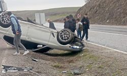 Yozgat'ta lüks araç takla atarak durabildi
