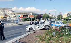 Yozgat Terminal Kavşağında Kaza: Minibüs Otomobile Çarptı