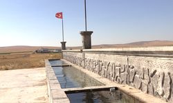 Yozgat’ta Çağıl Çağıl Akan Çeşme Yolcuları Serinletiyor