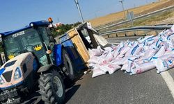Yozgat Sorgun'da Traktörün Römork Tekeri Patladı Yükler Yola Saçıldı
