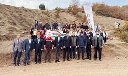 Aydıncık’ta Başkan Tekçam Çocuklarla Fidan Dikti!