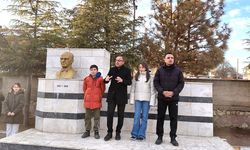 Yozgat Boğazlıyan’da Örnek Davranış: Öğrenci Bulduğu Altın Künyeyi Teslim Etti