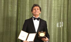 Dünyaca Ünlü Yazar Akif Manaf’a Uluslararası Barış Ödülü