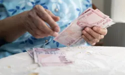Emekli ve Memur Maaş Zammında Geri Sayım: Enflasyon Tahminlerine Göre Kim Ne Kadar Alacak?
