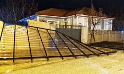 Sağanak ve Fırtına Alarmı: Kırıkkale–Yozgat Yolunda Ulaşım Aksadı