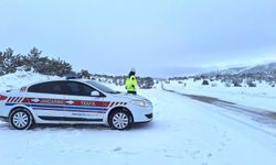 Yozgat’ta Jandarmadan Kar Tedbirleri: Çayıralan’da Yol Denetimleri Sürüyor