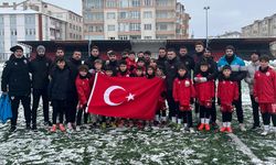 Yozgat'ta Sahada Rakip Bayrak Altında Tek Yürek Oldular