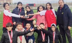 Çayıralan’da Atletizm Gururu: Şehit Yarbay Yusuf Turgut Ortaokulu İl Dereceleriyle Döndü