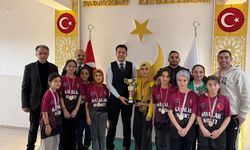 Saraykent Çiçekli Ortaokulu Hentbolda Üst Üste İl Şampiyonu