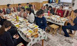 Şefaatli’de Öğrencilere Gençlik Merkezinde Anlamlı İftar