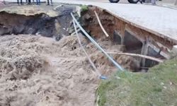 Yozgat’ta aşırı yağış sel getirdi: Köprü çöktü..