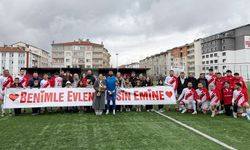 Yozgat’ta yeşil sahada evlenme teklif etti