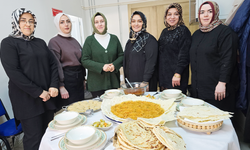Sorgun’da Hilal Evler’de Kadınlar Hem Meslek Öğreniyor Hem Yöresel Lezzetleri Yaşatıyor