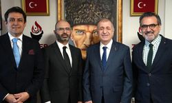 Ankara’nın Tanınmış Doktorları Zafer Partisi’ne Katıldı: Prof. Dr. Ahmet İlkay Işıkay da Üye Oldu