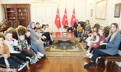 Yozgat Valiliği'nde Neşeli Dakikalar: Vali Mehmet Ali Özkan Minik Öğrencileri Ağırladı