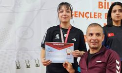 Yozgat Spor Lisesi Öğrencisi Belinay Işık Türkiye Üçüncüsü Oldu: Bilek Güreşinde Gurur Veren Başarı