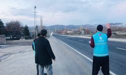 Akdağmadeni’nde ‘İftara 5 Kala’ Dayanışması: Yolda Kalan Sürücülere İftariyelik İkramı