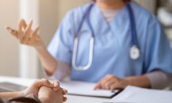 Aile Hekimliğinde Köklü Değişim: Yeni Düzenleme ile Sözleşme Sistemi ve Devamsızlığa Sert Kurallar Geliyor