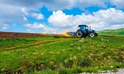 Anadolu’da Bahar Mesaisi Başladı: Çiftçiler Tarlada, Yeni Hasat Sezonu İçin Umut Yükseldi