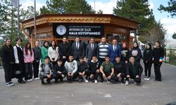 Aydıncık’ta Kütüphane Haftası Etkinliği: Öğrencilerle Kitap Okuma Buluşması