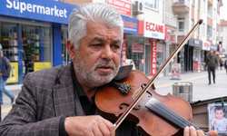 Yozgat’ta Duygusal Hikâye: Torunları İçin Keman Çalarak Hayata Tutunuyor