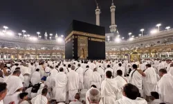 Türkiye’den İlk Hacı Kafilesi Kutsal Topraklarda! Medine’de Coşkulu Karşılama