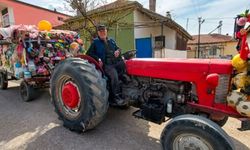 Yozgat’ın seyyar bakkalı çocukları mutlu ediyor: Çerçicilik Traktörle Devam Ediyor