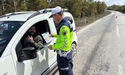 Yozgat’ta Trafik Denetimi: Sürücülere Kural Hatırlatması ve Broşür Dağıtımı