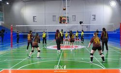 YOBÜ Kadınlar Voleybol Akşam Ligi’nde 3. Hafta Heyecanı: Eğitim ve Fen Edebiyat Kazandı