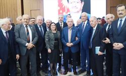 Turgut Özal’ı anma programında iki Yozgatlı bir araya geldi