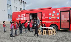 Yozgat’ta gezici kütüphane 3 binden fazla kitabı okurlarla buluşturuyor