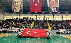 Yozgat’ta 19 Mayıs Coşkusu Rıza Kayaalp Spor Salonu’na Sığmadı